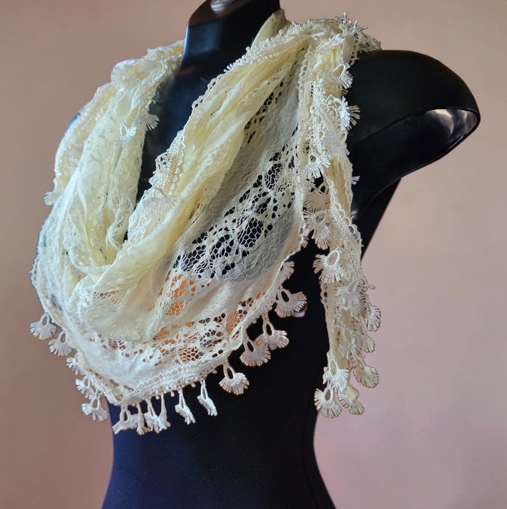 Elegant Lightweight Cream Floral Lace Tassels Triangle Scarf - Picture 2 of 3